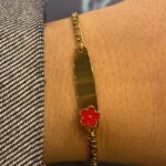 Gourmette enfants fleur rouge gravure